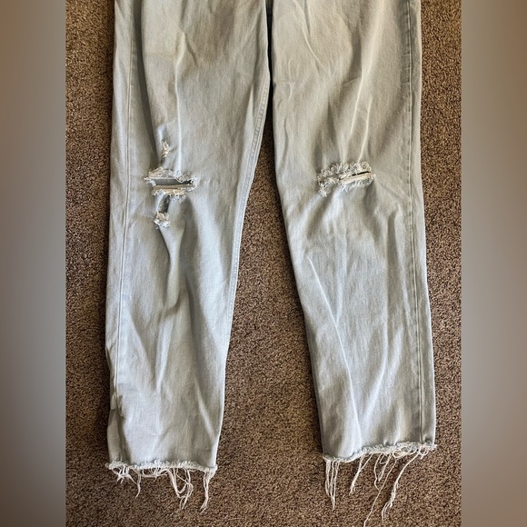 Women’s Old Navy extra high-rise curvy straight Distressed Light Blue Jeans - Picture 2 of 7